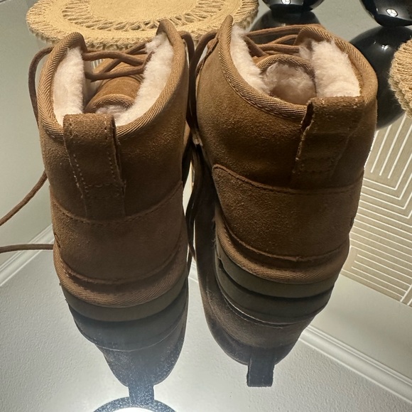 Ugg Tan Suede Boots NWOT size 10 - Picture 6 of 8